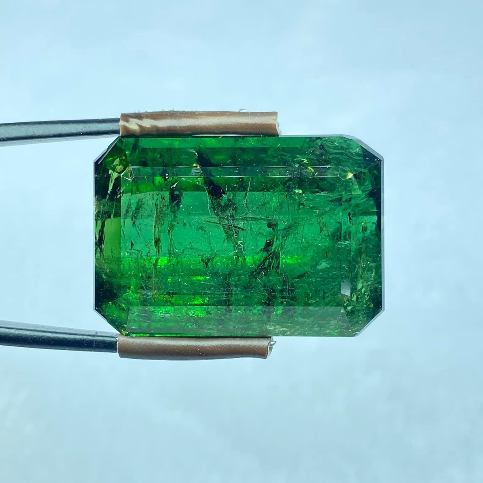 Emeralds (𝙂𝙧𝙖𝙙𝙚 3) 50% purity level