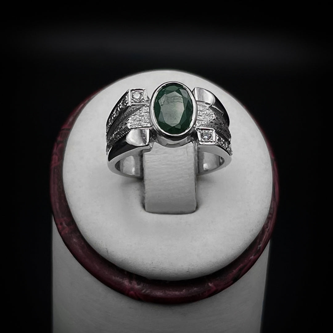 Buy Original Emerald Ring at Best Price (2.5 Carats)