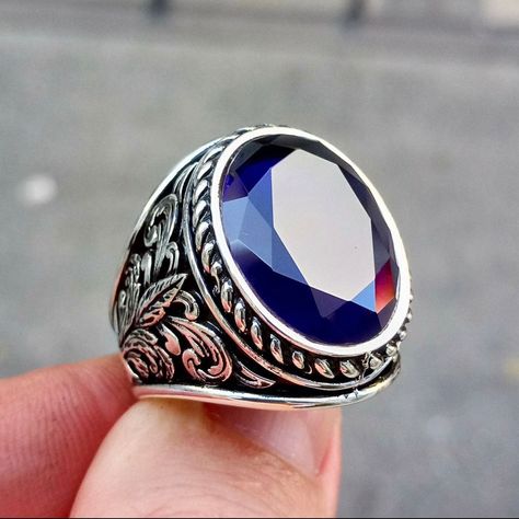 Buy natural  blue sapphire in antique silver male ring 10.50 carats