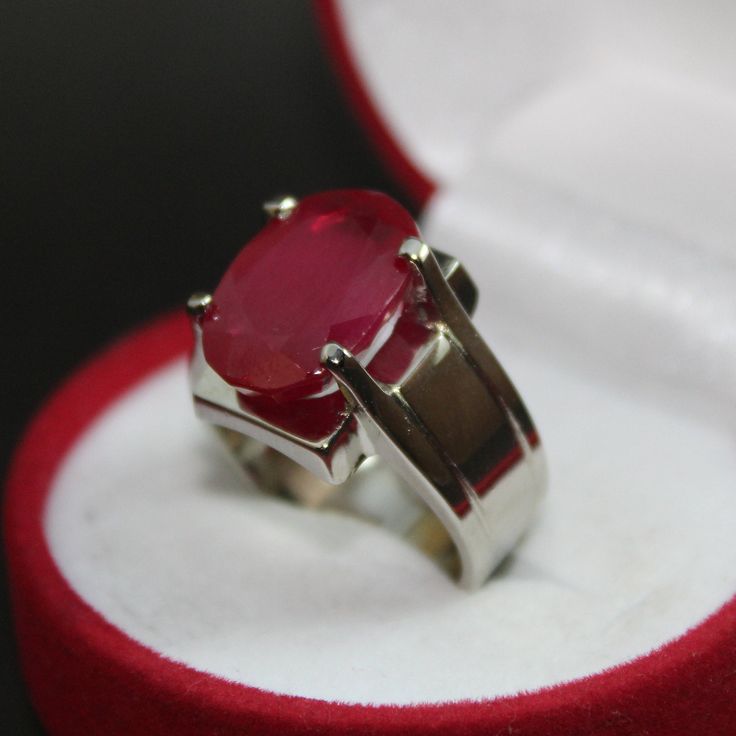 10 Carat Natural Ruby Gemstone Ring in 925 Silver - Grade 1 Quality