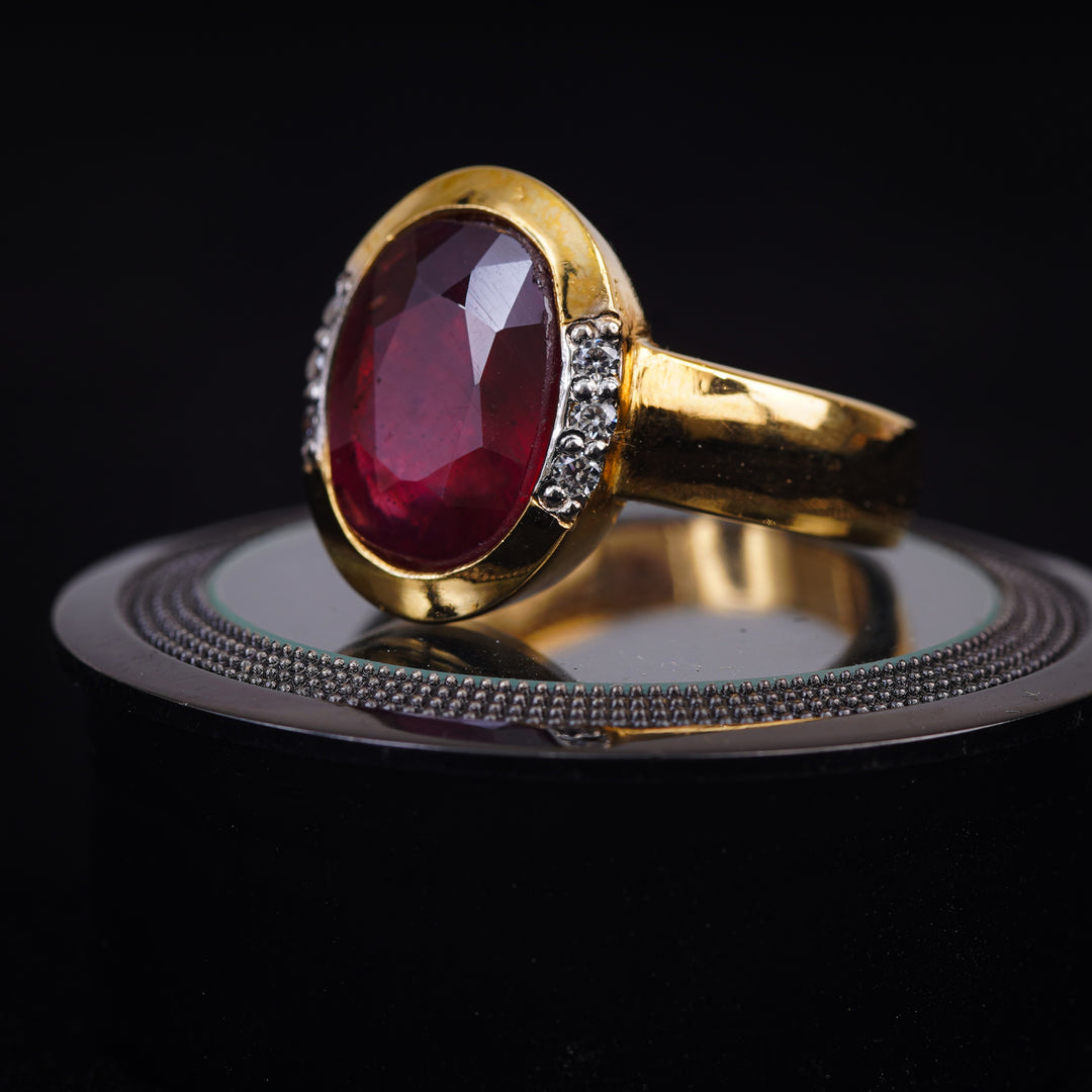 Natural (Great one)Ruby in the silver ring 11 characters with the gold coating