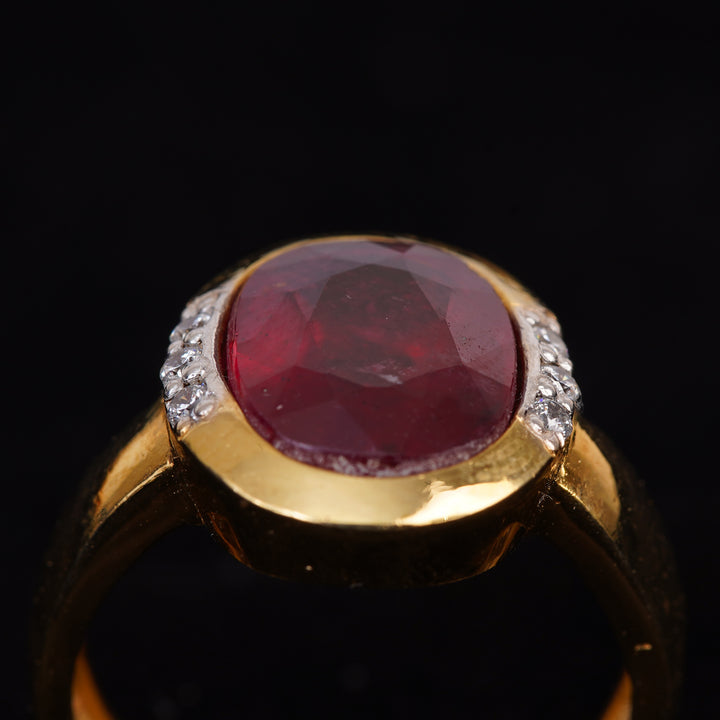 Natural (Great one)Ruby in the silver ring 11 characters with the gold coating