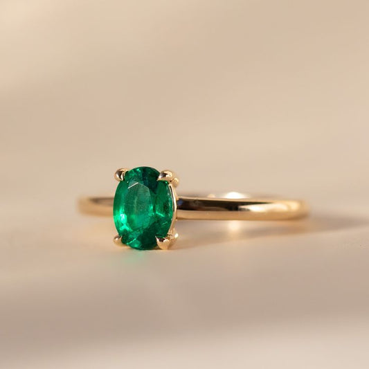 Exquisite 4-Carat Emerald Ring