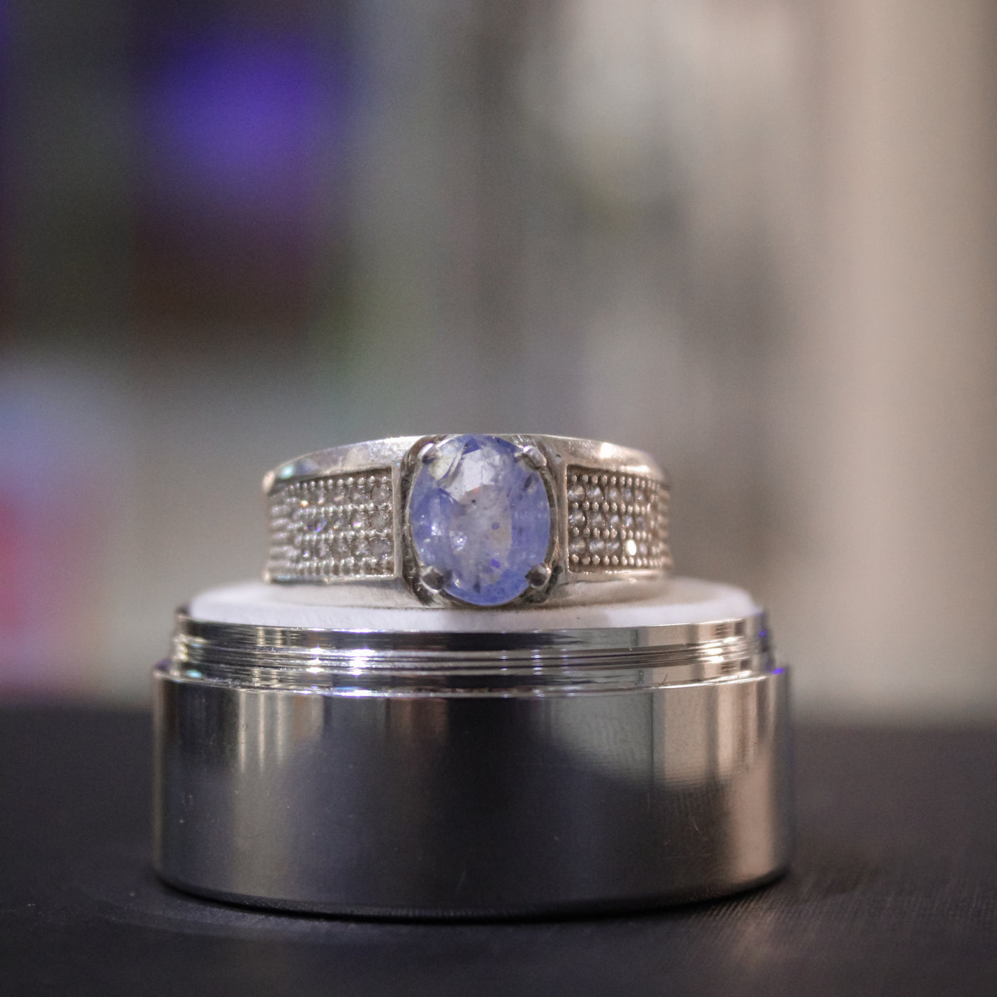 Buy premium quality,1.92carats blue Sapphire with Silver Female Ring