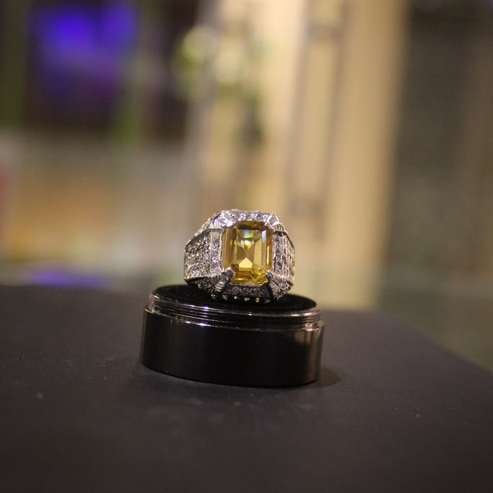 Buy a 5-carats Yellow Sapphire Women's ring