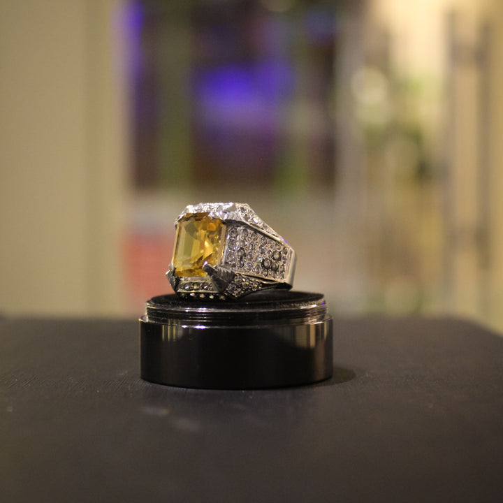 Buy a 5-carats Yellow Sapphire Women's ring