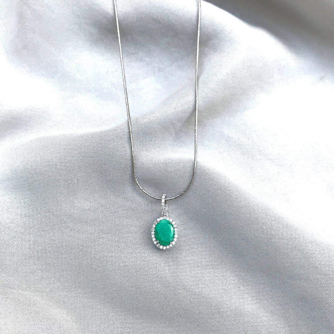 Natural Emerald 5 carat in dedicated silver pendant Grade1