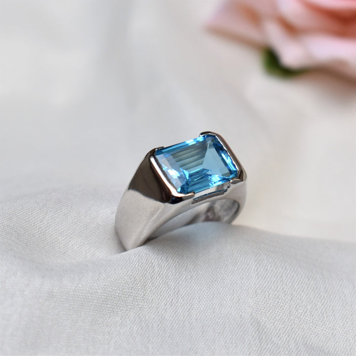 Swiss Blue Topaz Ring Sterling Silver 925 (10 Carats)