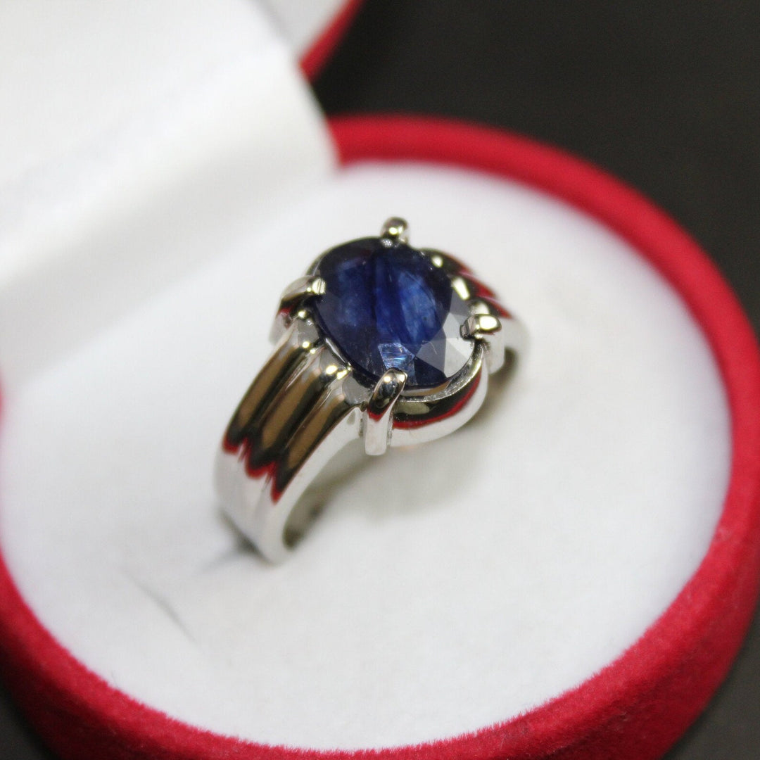 Blue Sapphire 8carats (Grade 3) (Silver ring Unisex)