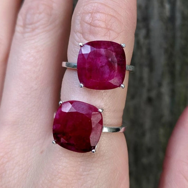 Large Natural Ruby Ring (8 Carats) (Grade 2) in 925 Sterling Silver