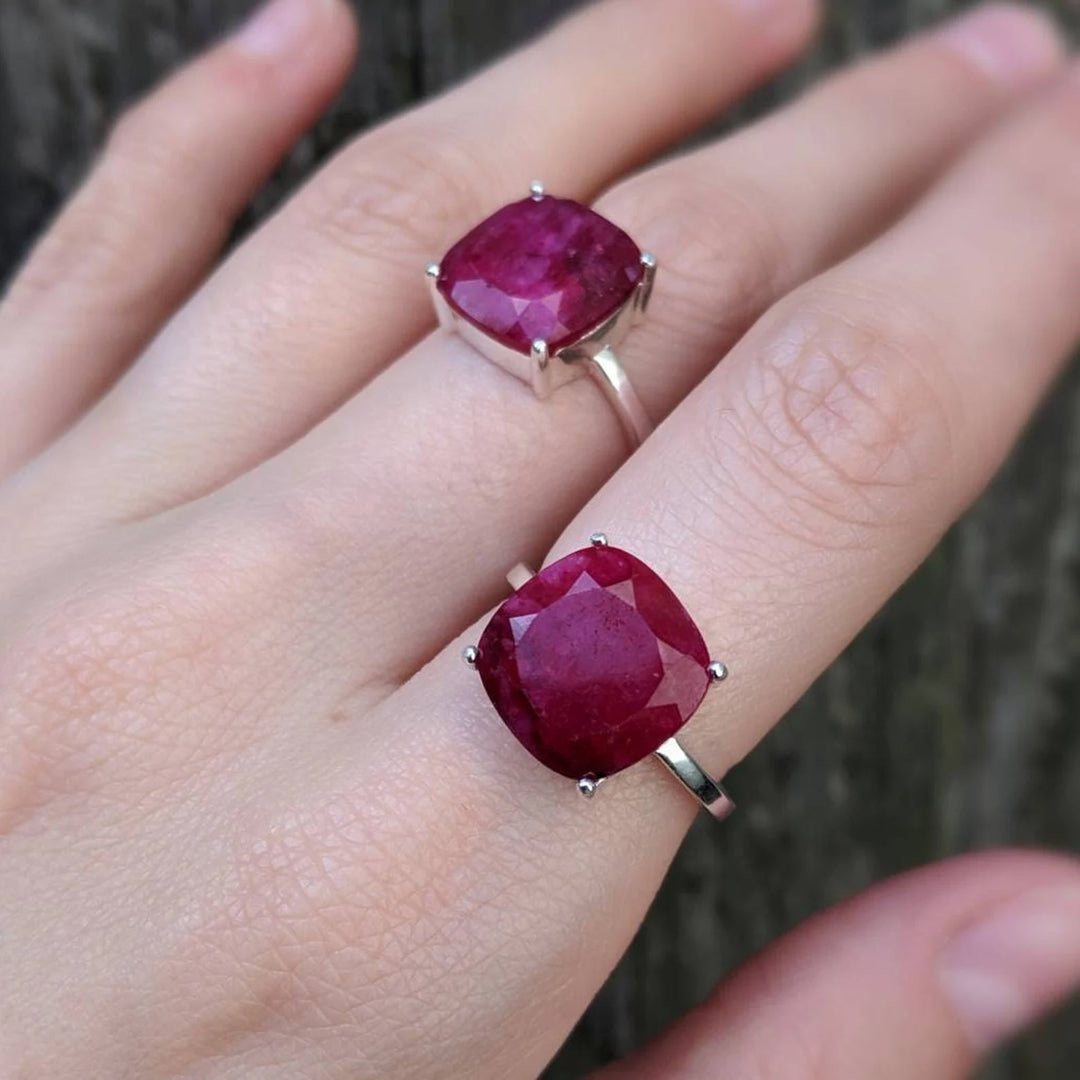 Large Natural Ruby Ring (8 Carats) (Grade 2) in 925 Sterling Silver