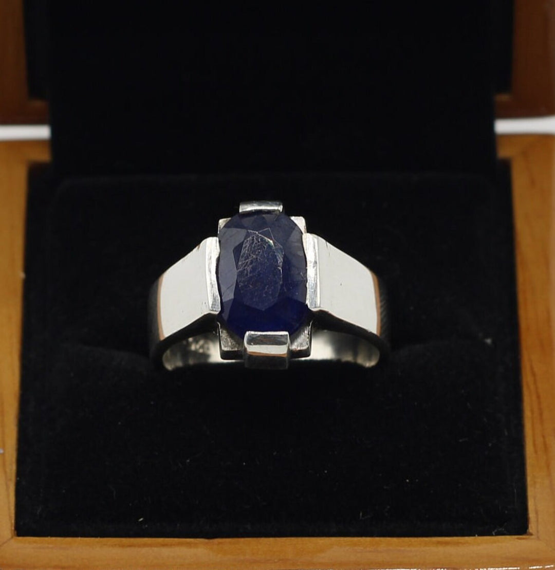 Natural Blue Sapphire Silver Ring with 8 Carat