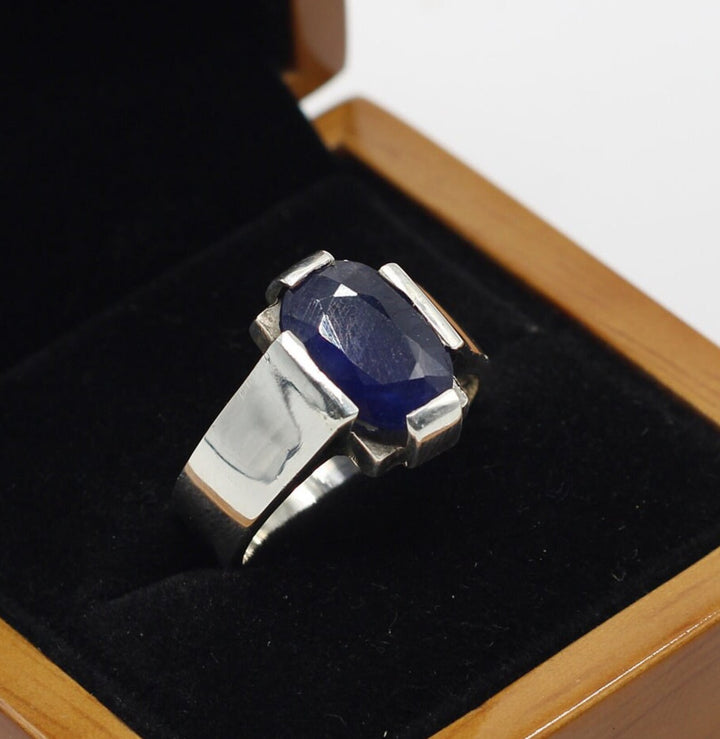 Natural Blue Sapphire Silver Ring with 8 Carat