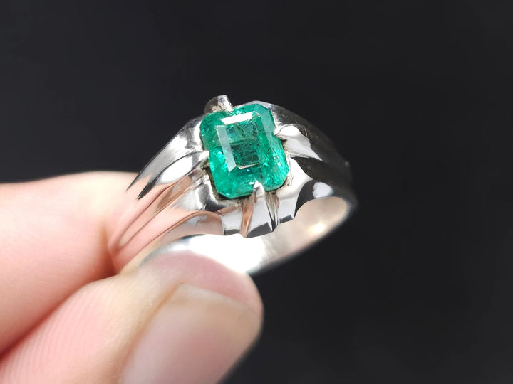 AstroGems Elegant 4-Carat Emerald Men's Ring - Sterling Silver