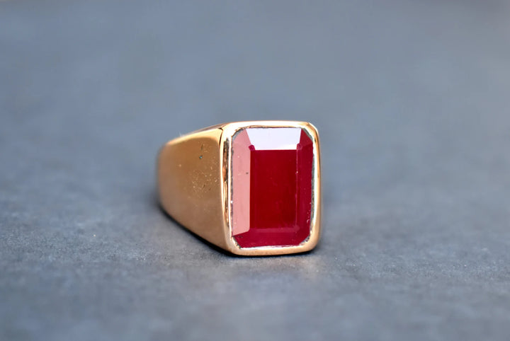 Natural dark red Ruby 10Carats ring,In 925 solid sterling silver,(ONLY SILVER COLOUR available)