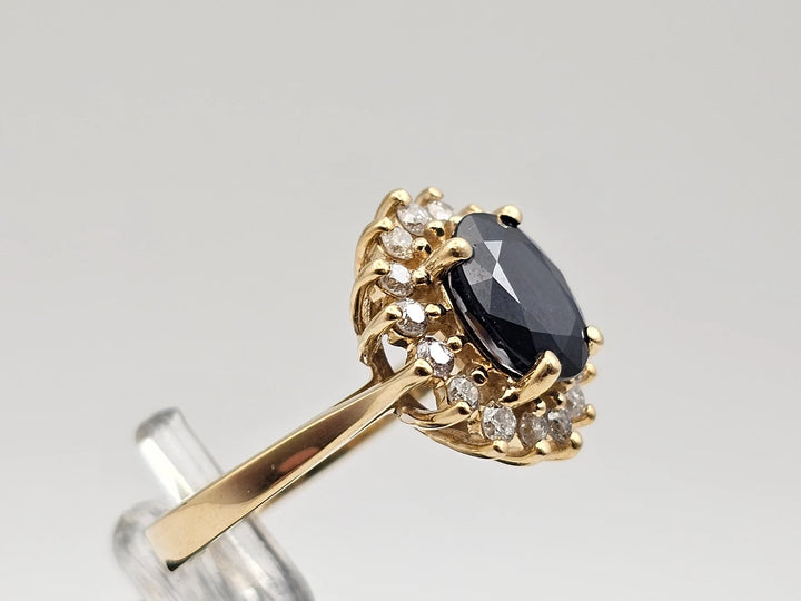 Natural blue sapphire, 8 carat, silver ring, yellow gold coating, Grade one