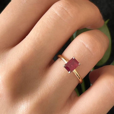 Natural Ruby Female Silver Ring (5 Carats)
